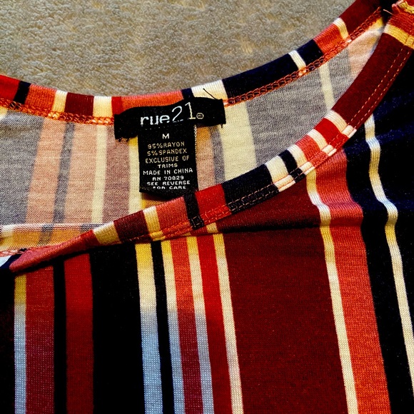 Striped t-shirt - Picture 2 of 3